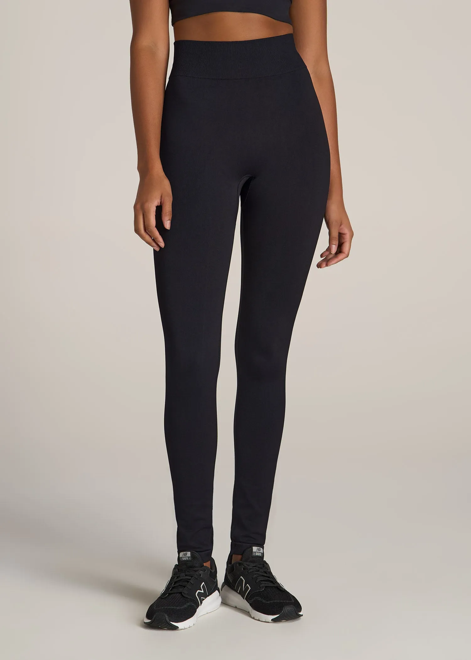 Seamless Leggings for Tall Women in Black